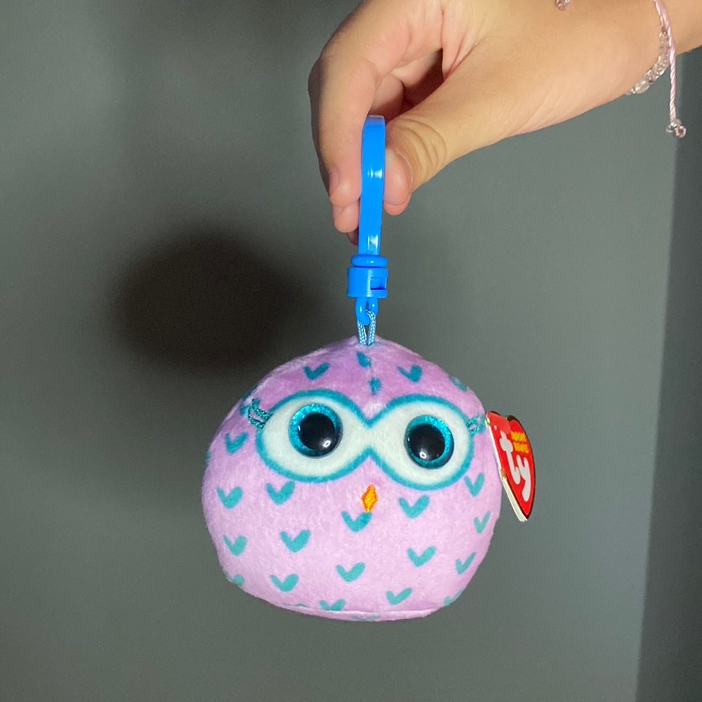 BRAND NEW TY SQUISH A BOOS WINKS THE OWL CLIP 3”! NWT. SMOKE FREE HOME!
